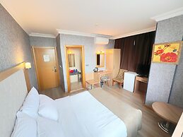 Lounge Boutique Hotel