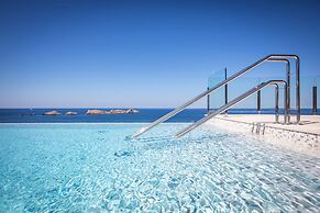Royal Blue Hotel