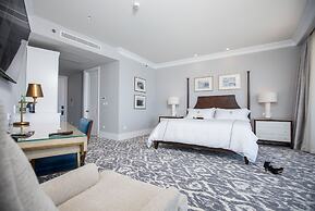 Royal Blue Hotel