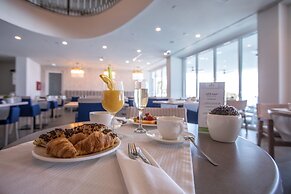 Royal Blue Hotel