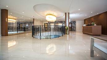 Royal Blue Hotel
