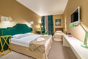 T-Hotel