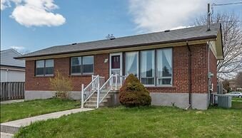 Beautiful Detached 6 Bedroom House