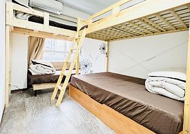 GUEST HOUSE B's Five II - Hostel