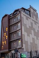 Yellow Star Hotel Gejayan