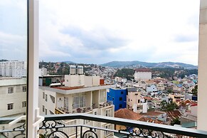 Iris Dalat Hotel