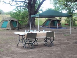 Xakanaka Mobile Camp