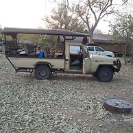 Xakanaka Mobile Camp