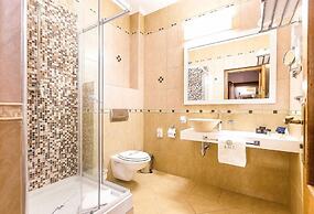Hotel Athos Rmt