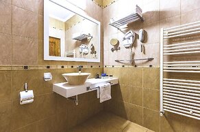 Hotel Athos Rmt