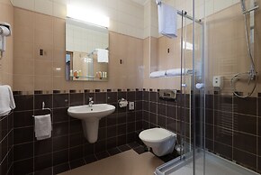 Hotel Athos Rmt