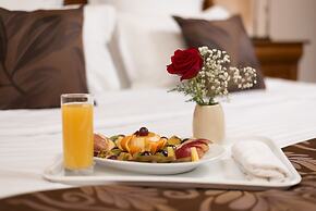 Hotel Athos Rmt