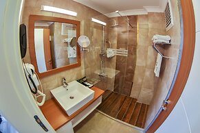 Diamond Hotel