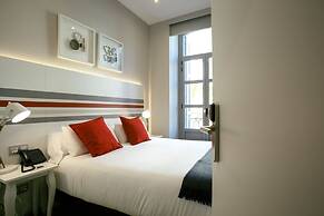 Legazpi Doce Rooms & Suites