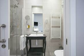 Legazpi Doce Rooms & Suites