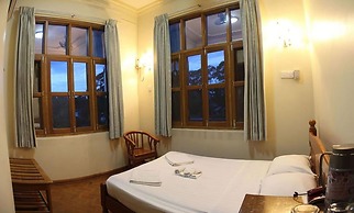 Mr. Charles Hotel