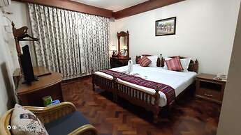 Mr. Charles Hotel