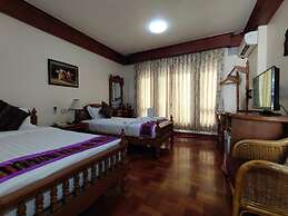 Mr. Charles Hotel