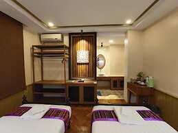 Mr. Charles Hotel