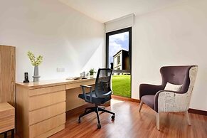 Lakeview Terrace Resort Pengerang
