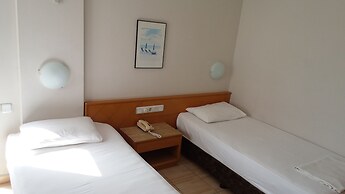 Isinda Hotel