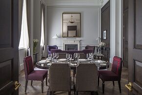 Four Seasons Hotel London at Tower Bridge