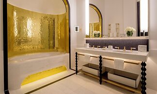 Four Seasons Hotel London at Tower Bridge