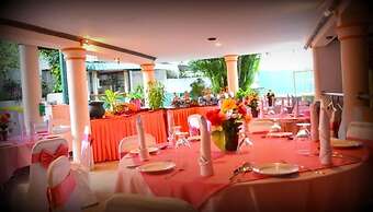 Hotel Sunrich Kandy