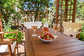 Stamatakis Boutique Studios