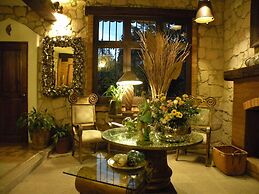 Casa Aurea