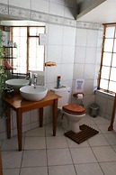 Daisy Country Lodge
