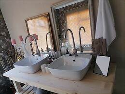 Daisy Country Lodge