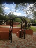 Daisy Country Lodge