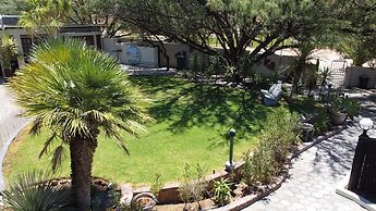 Daisy Country Lodge
