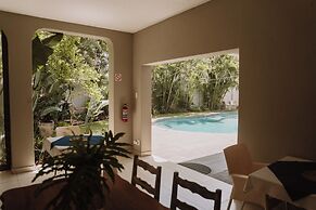 Caza Beach Guesthouse