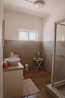 Caza Beach Guesthouse