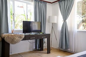 Caza Beach Guesthouse