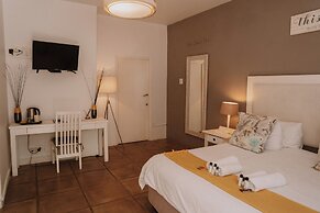 Caza Beach Guesthouse