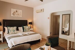 Caza Beach Guesthouse