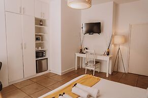 Caza Beach Guesthouse