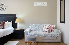 Caza Beach Guesthouse
