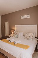 Caza Beach Guesthouse