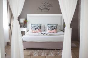 Caza Beach Guesthouse