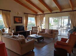 Ash River Lodge B&B