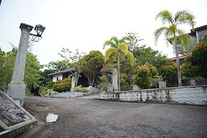 Fort Edge Retreat