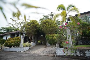 Fort Edge Retreat
