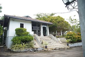 Fort Edge Retreat