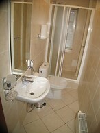 Hotel Duets