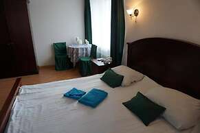 Hotel Duets