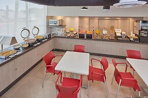 City Express Junior by Marriott Toluca Zona Industrial